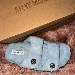 Steve Madden Cuddle Blue Slippers